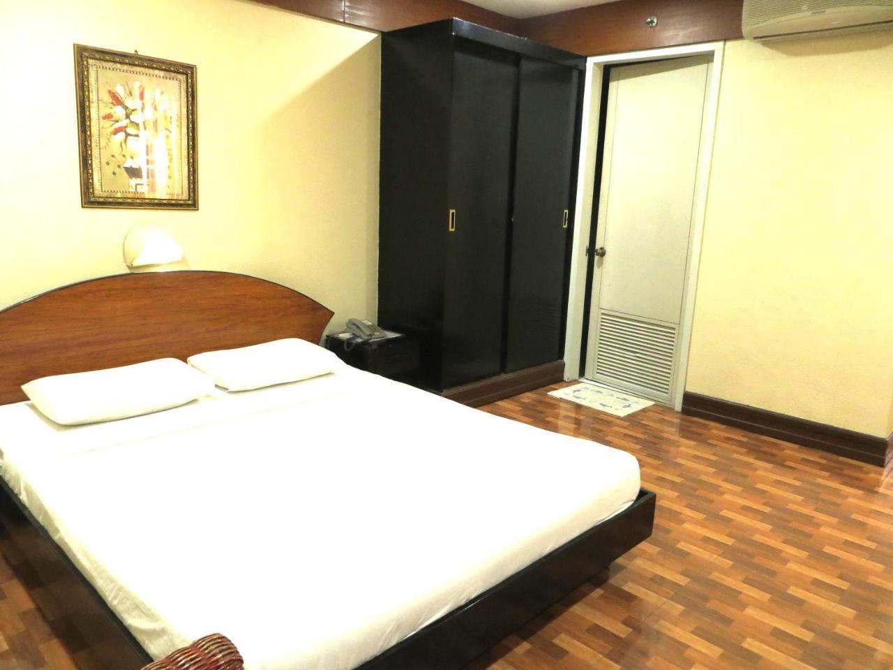 Paragon Suites Cebu Exterior photo